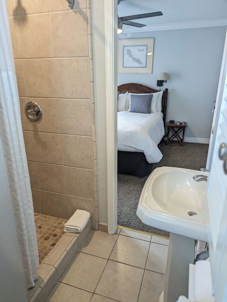 Capitola Hotel - photo 58