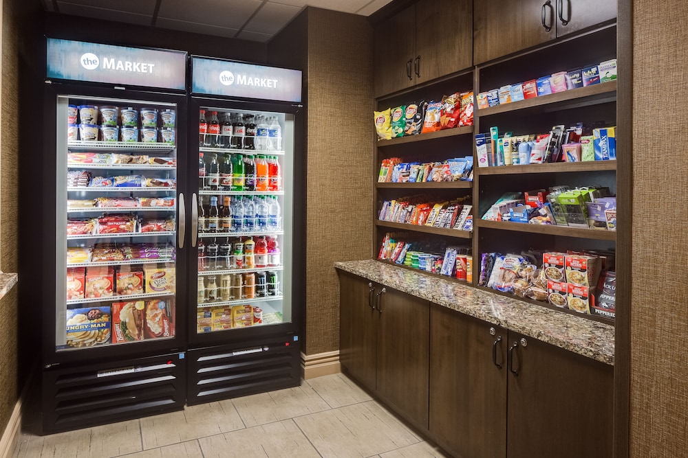 Holiday Inn & Suites Overland Park West by IHG - photo 24