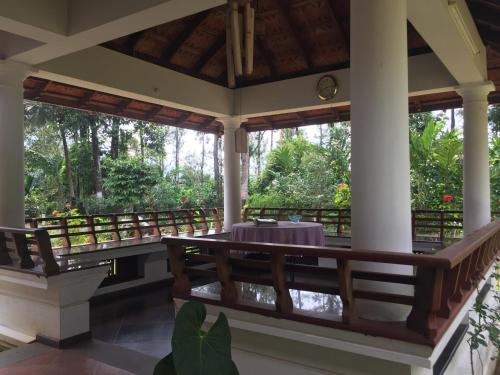 White Mushroom Well being Resort