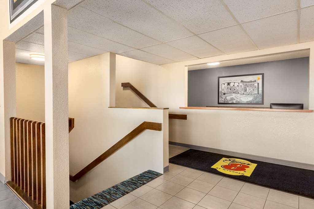 Super 8 by Wyndham Hannibal - photo 5
