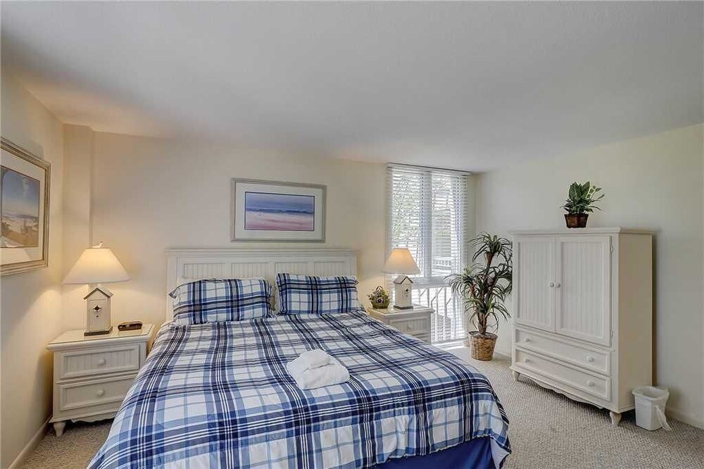 1044 Caravel Court at The Sea Pines Resort - photo 6
