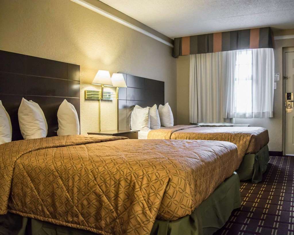 Rodeway Inn Near Ybor City Casino - photo 26