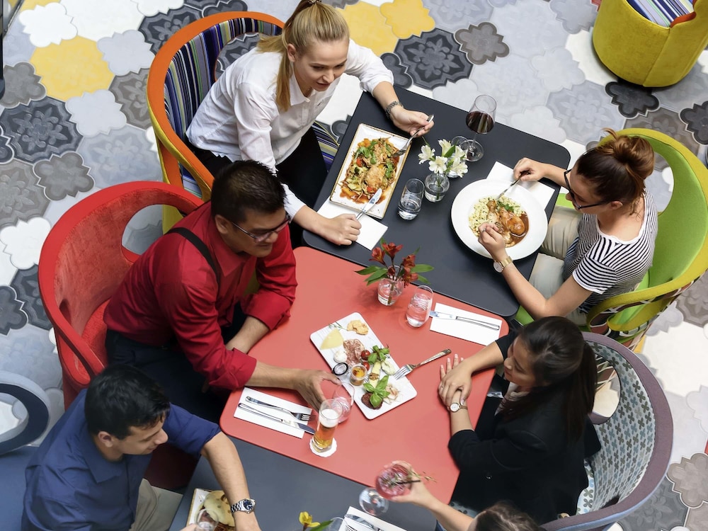 מזון ומשקאות