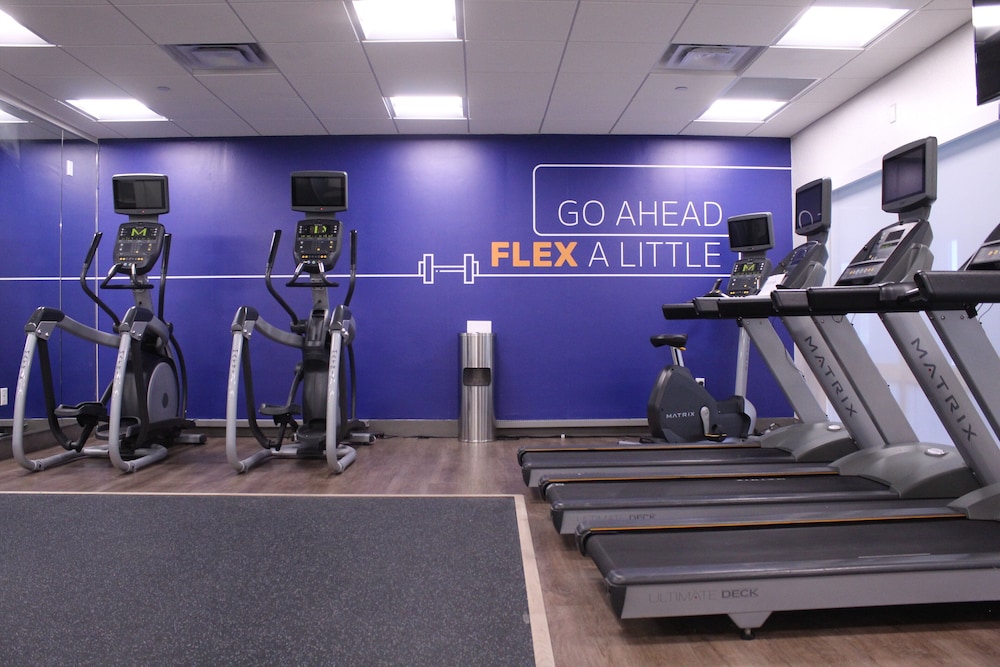 Holiday Inn Express & Suites Roswell by IHG - photo 24