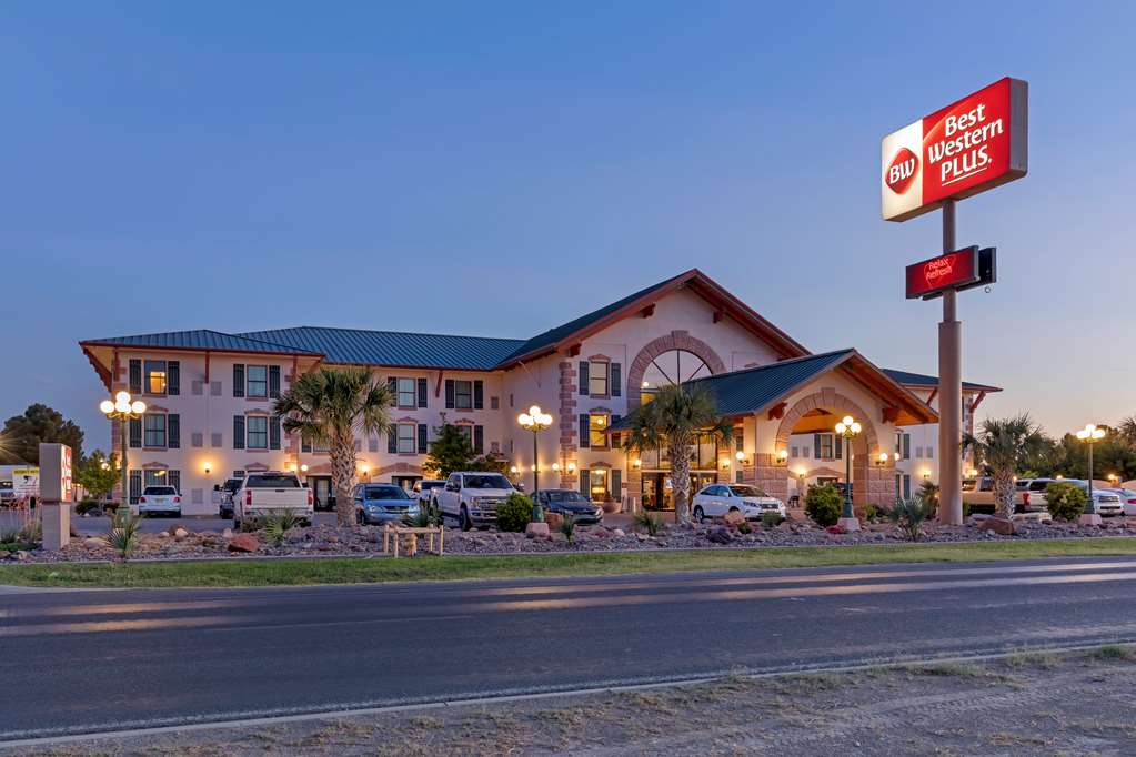Best Western Plus Swiss Chalet Hotel & Suites - photo 7