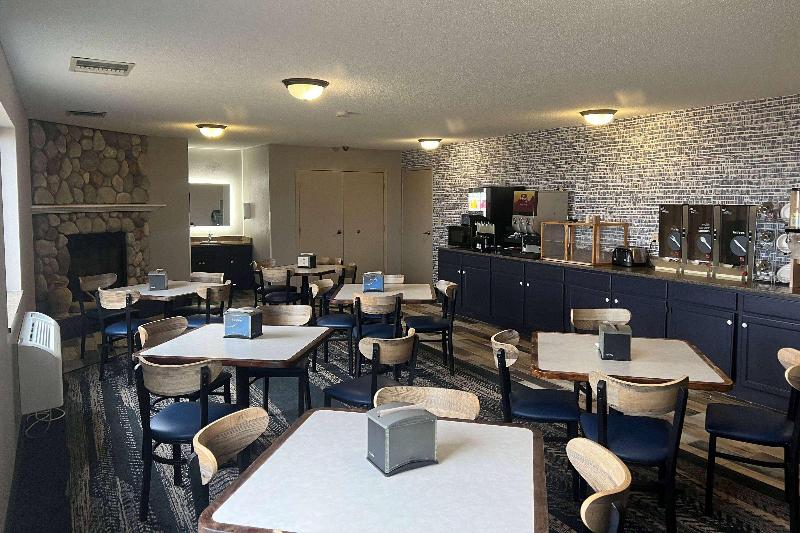 AmericInn by Wyndham Viroqua - photo 20