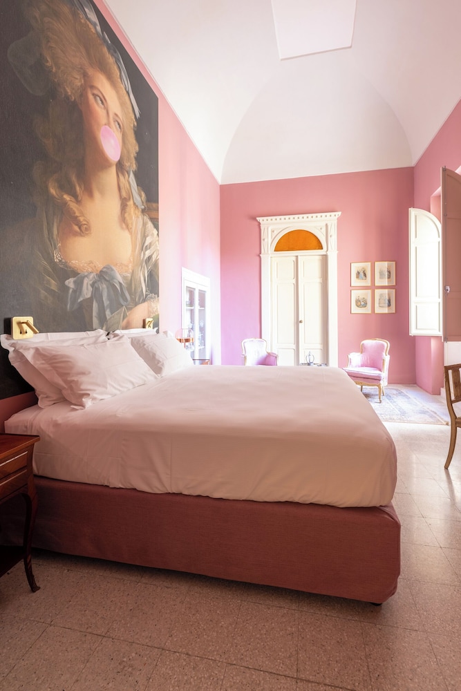Appartamento Bubble Palazzo Villani Lubelli — 4-Star Luxury Hotel in Cannole, Italy