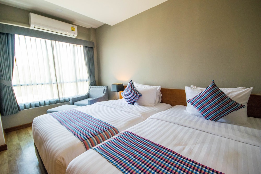 Comet Hotel Surat Thani — 4-Star Luxury Hotel in Surat Thani, Thailand