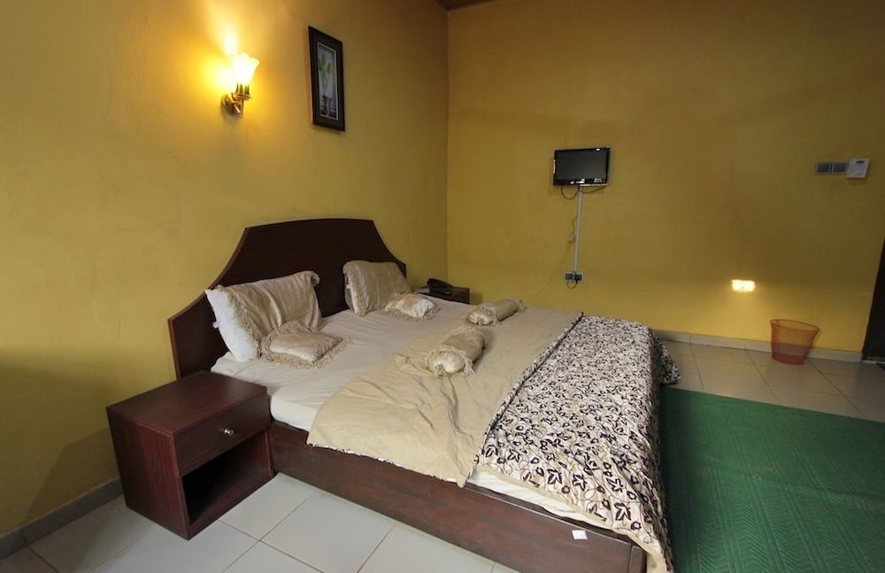 Oyins Holiday Inn — Lagos — photo 5