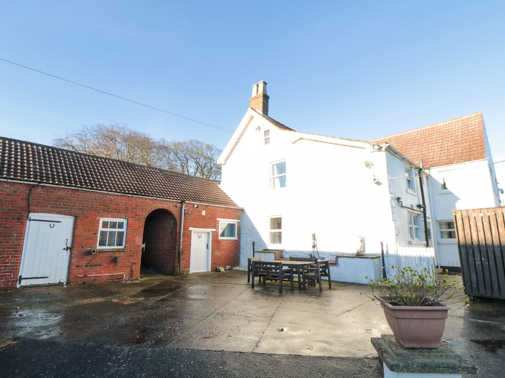 Manor Farmhouse — 4-Star Luxury Hotel in Filey, United Kingdom