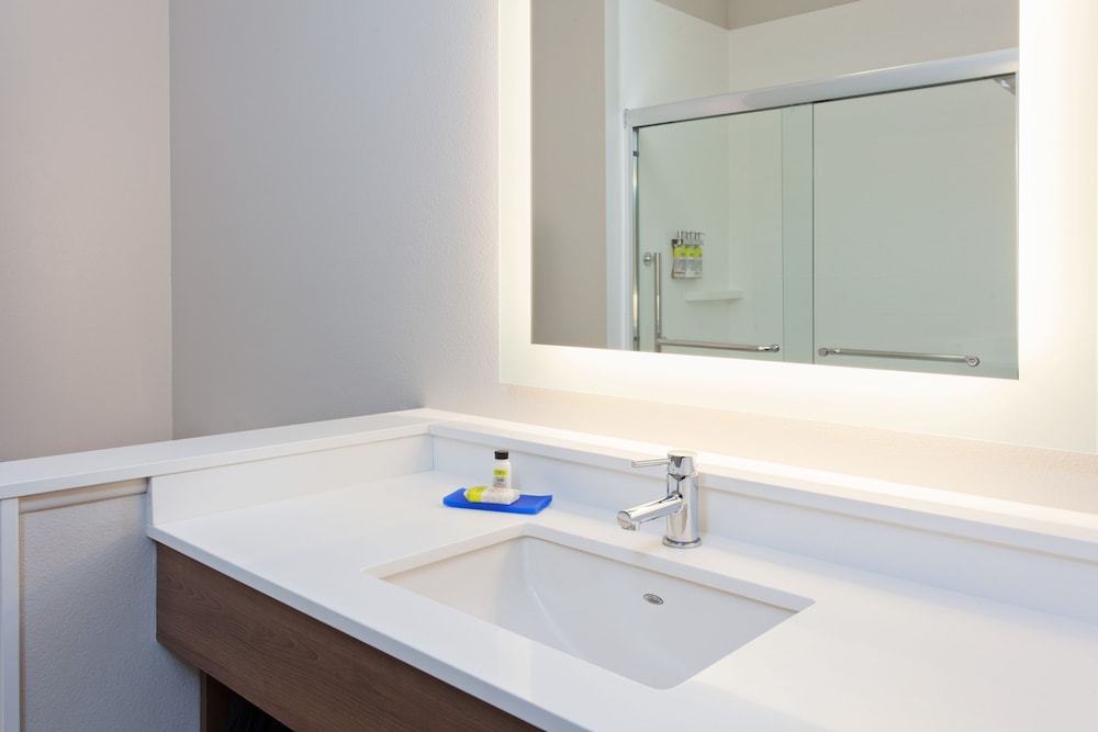 Holiday Inn Express & Suites Moses Lake by IHG - photo 17