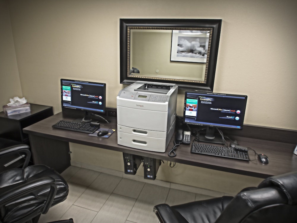 Holiday Inn Hotel & Suites Anaheim by IHG - photo 31