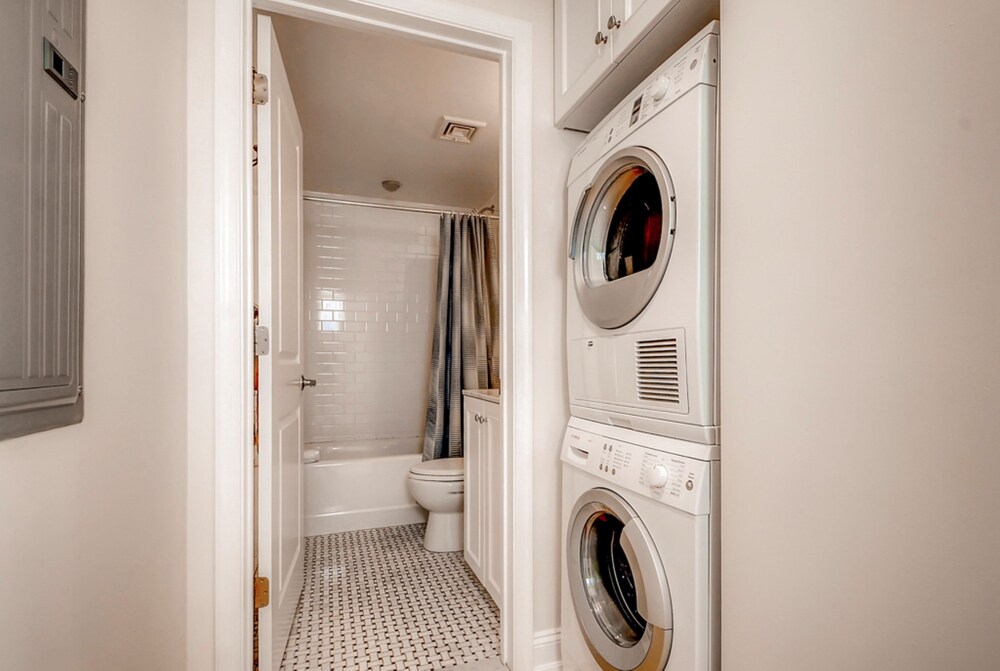 Longwood Towers Apartments - photo 18