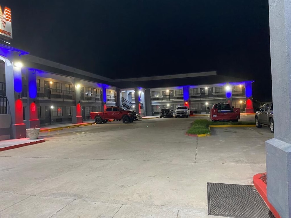 Texas Inn & Suites Raymondville - photo 72