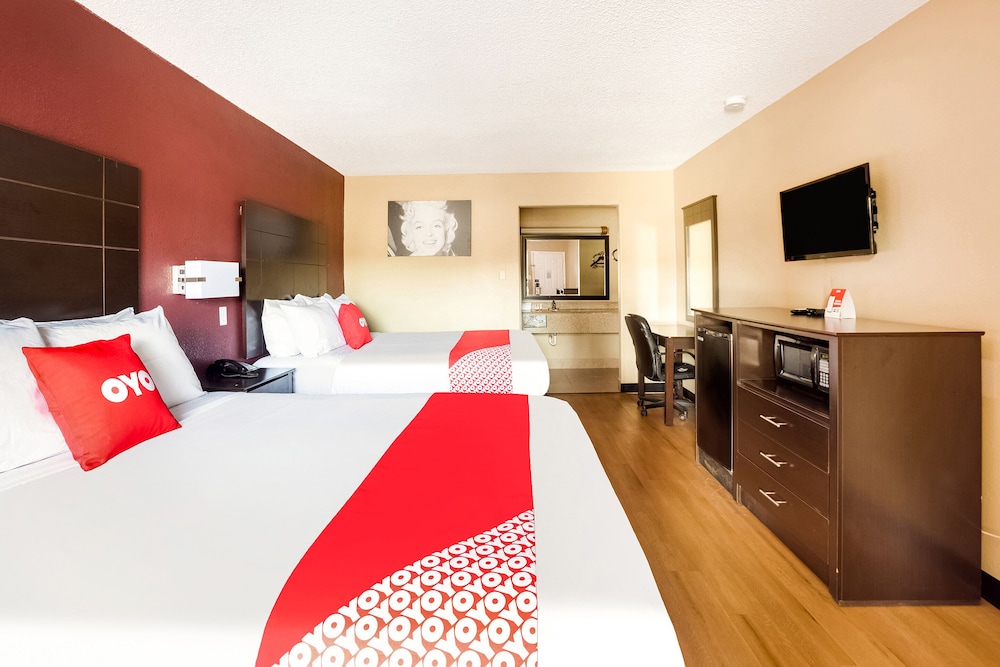 OYO Hotel Tyler Northwest Mineola Hwy - photo 3