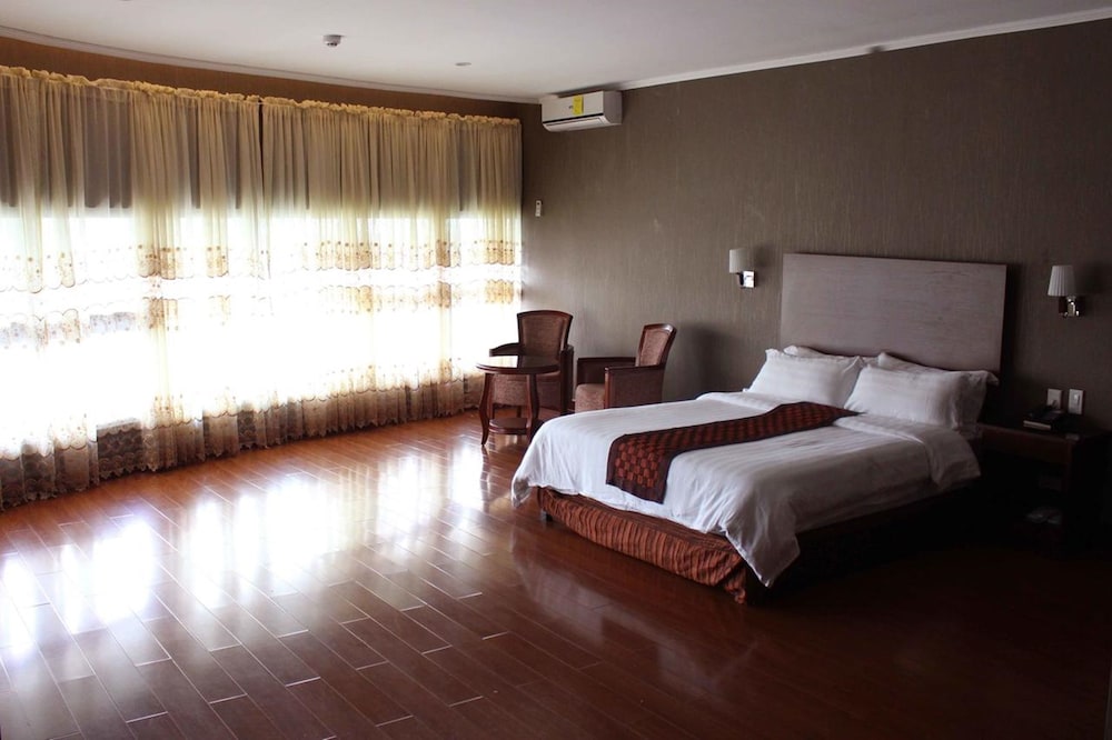 Crown Legacy Hotel — Baguio — photo 4