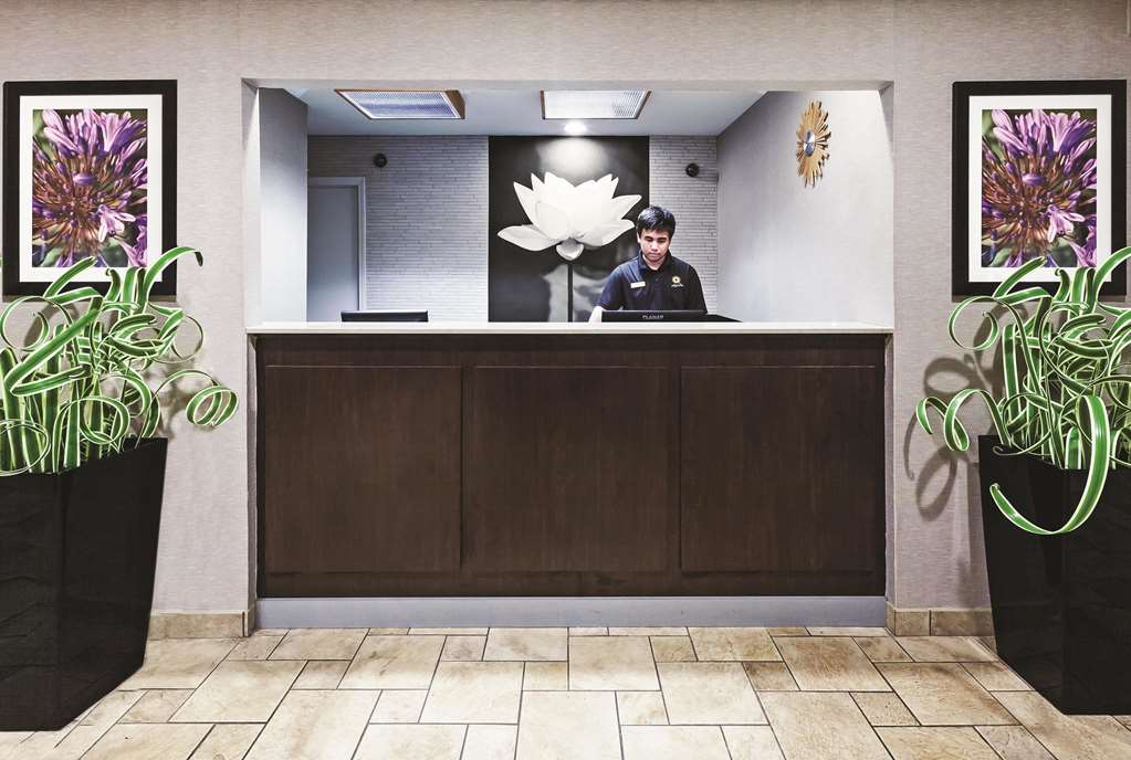 La Quinta Inn & Suites by Wyndham N Little Rock McCain Mall - photo 6