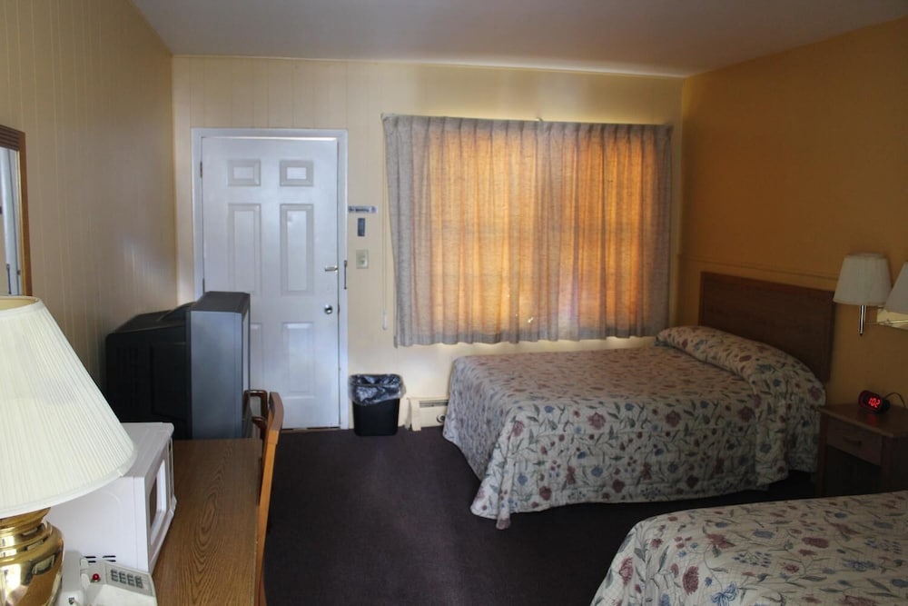 Crest Motel - photo 8