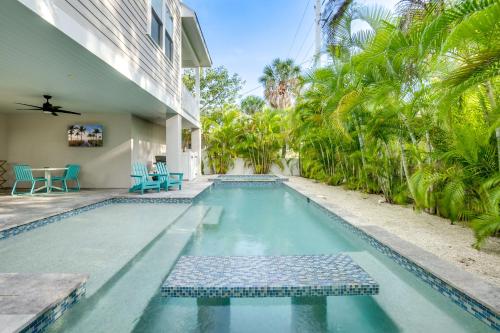 4 Bed And 3 And Half Bath Private Heated Pool Spa And Rooftop Deck 5 Minutes From The Beach — Anna Maria — photo 2