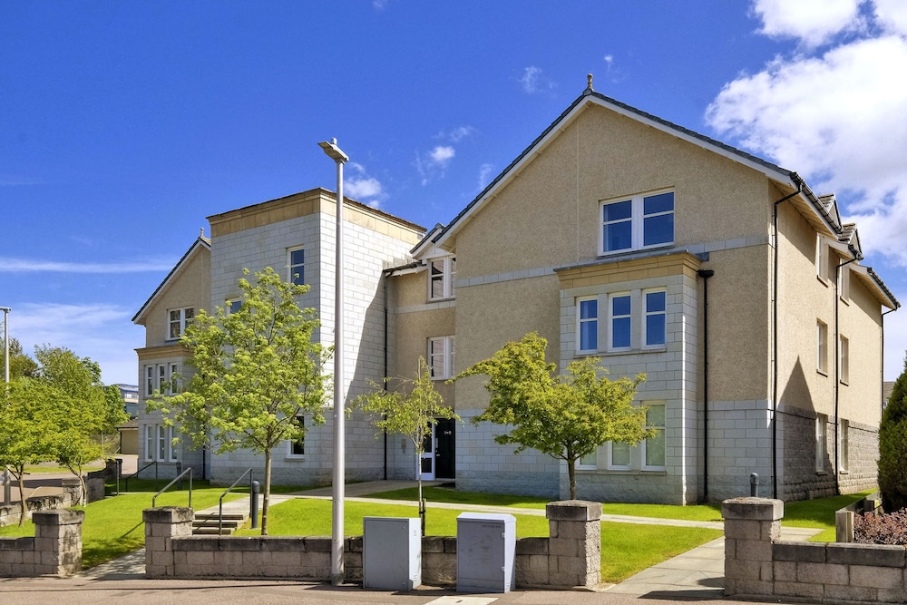 Contemporary Apartment Close to Aberdeen City Centre — 4-Star Luxury Hotel in Aberdeen, United Kingdom