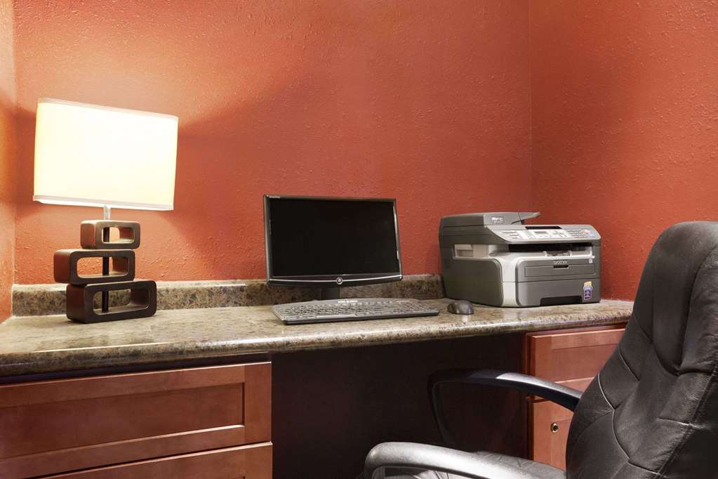 Baymont by Wyndham Sioux Falls - photo 15