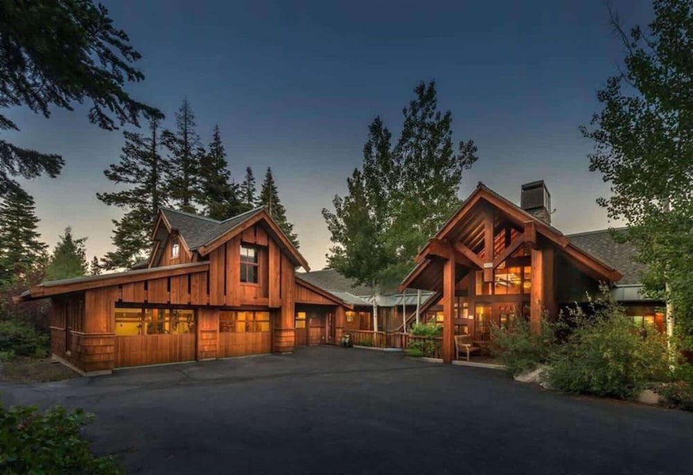 Luxury Northstar Palace w Hot Tub & Games - photo 44