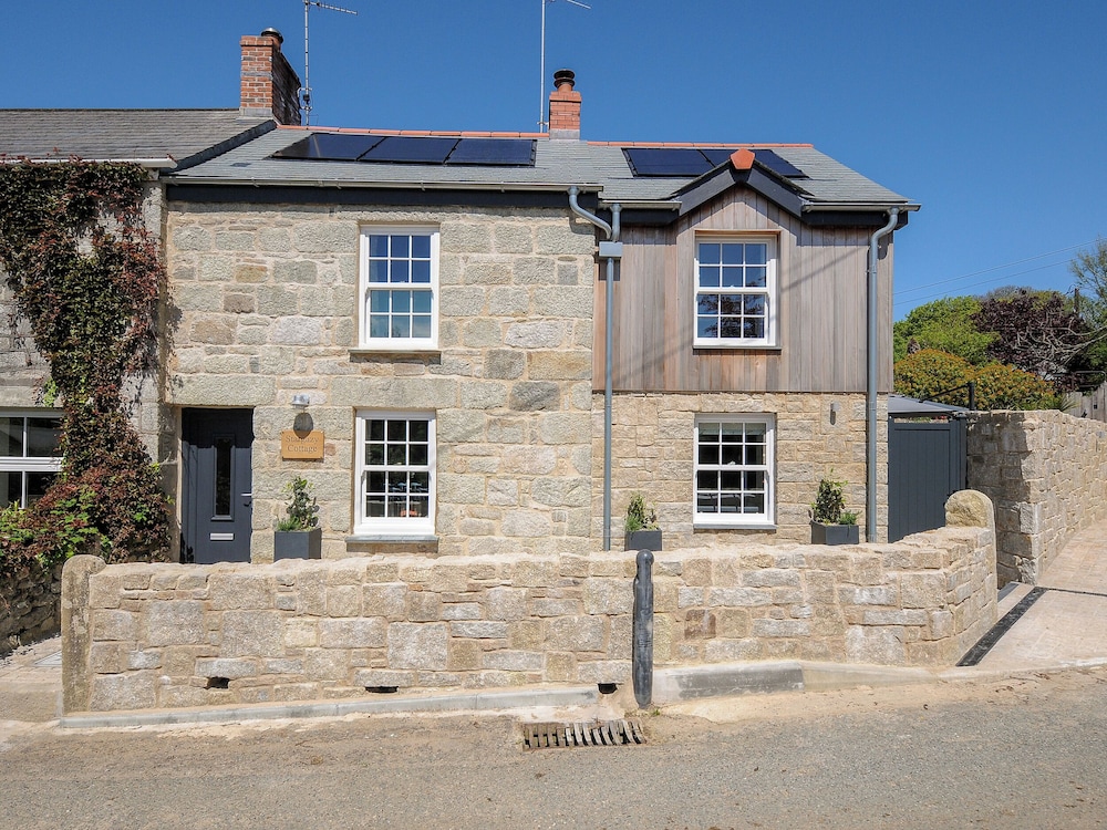Stargazy Cottage — 4-Star Luxury Hotel in Penzance, United Kingdom