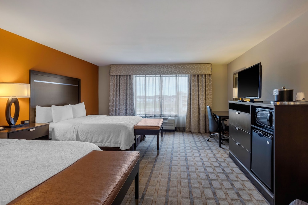 Hampton Inn & Suites Columbus - photo 11