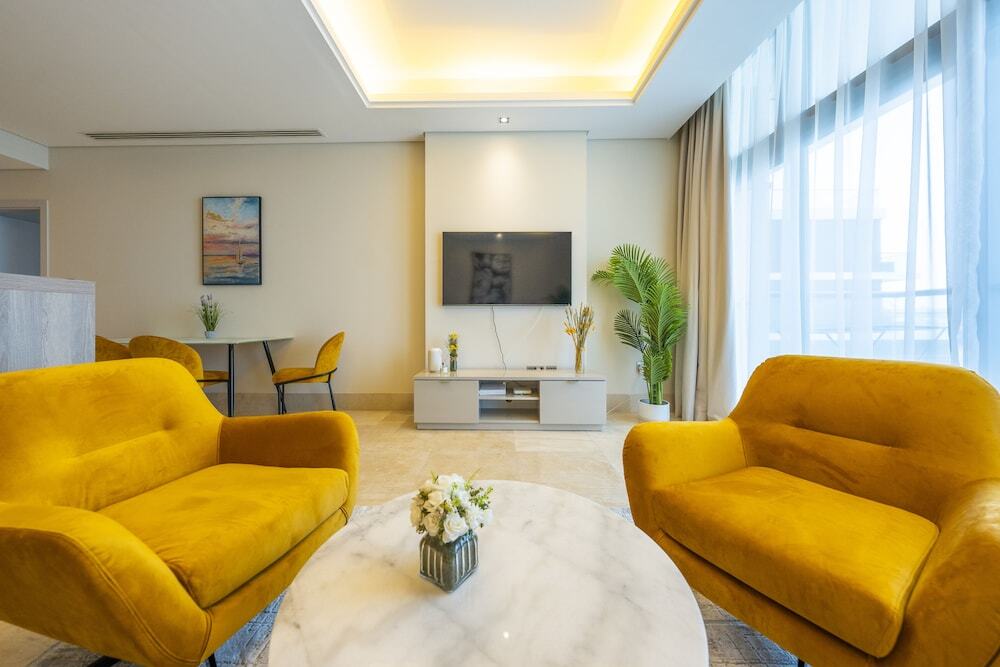 Spacious beachfront 2 bedroom apartment — 4-Star Luxury Hotel in Dubai, United Arab Emirates