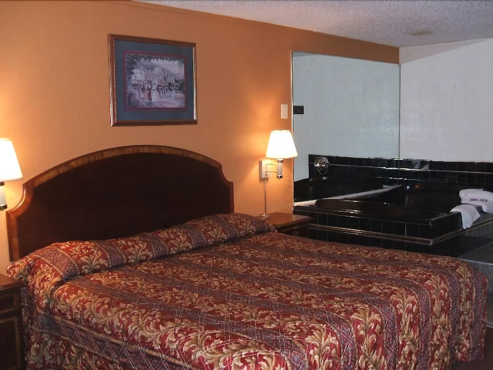 A Victory Inn and Suites Detroit - photo 4