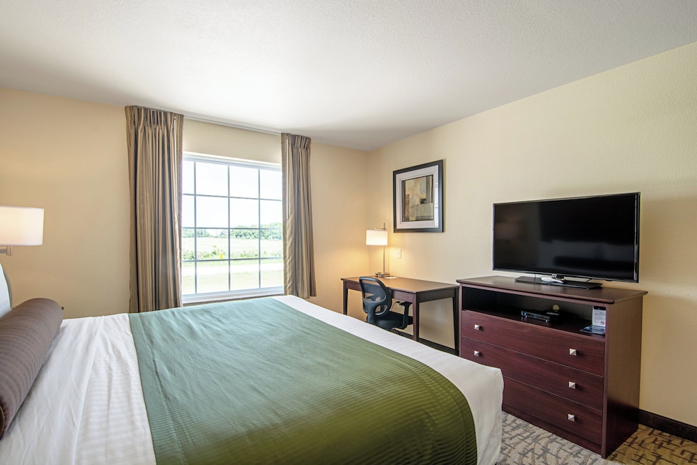 Cobblestone Hotel & Suites Paxton - photo 14