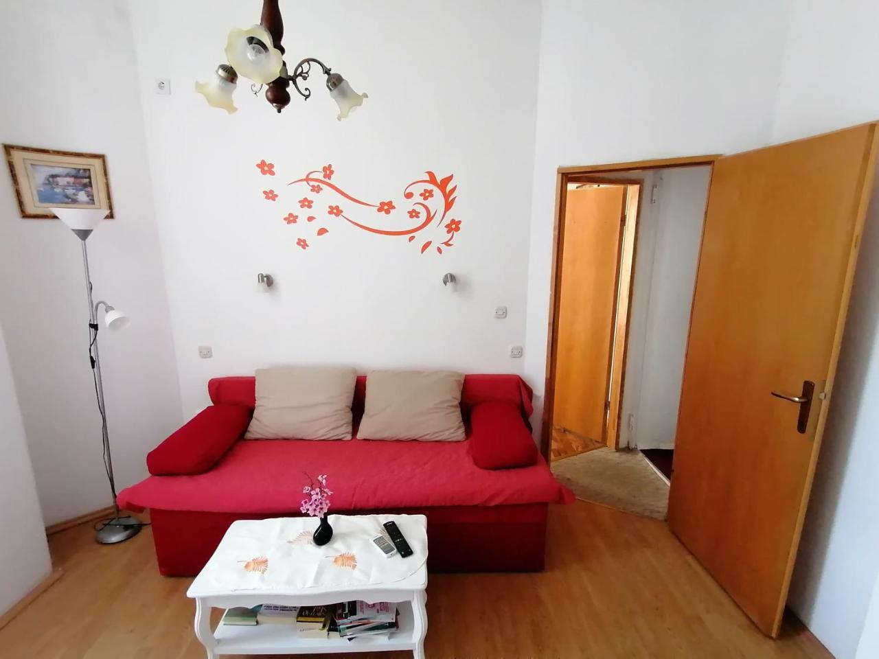 Two Bedrooms Apartment with Balcony And Sea View Near Old Town