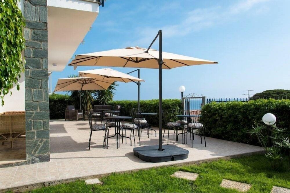 L'oasi di Giorgia — 4-Star Luxury Hotel in Cittadella Del Capo, Italy