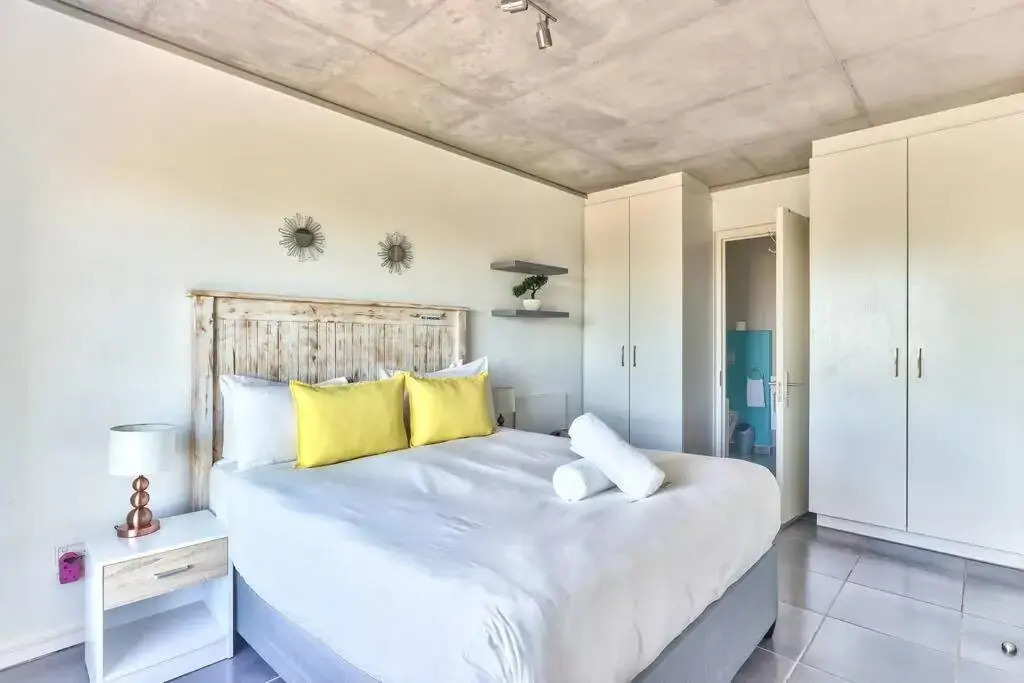 2 Bedroom Secure Pool Strong WiFi