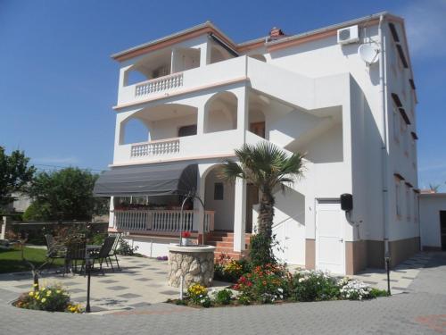Apartmani Sanja — hotel in Vrsi