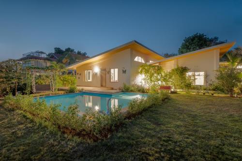 Saffronstays Roselle in Jalgaon, India