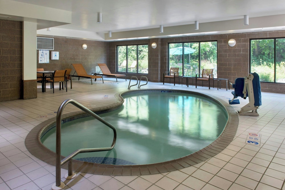 Courtyard Marriott Binghamton - photo 25