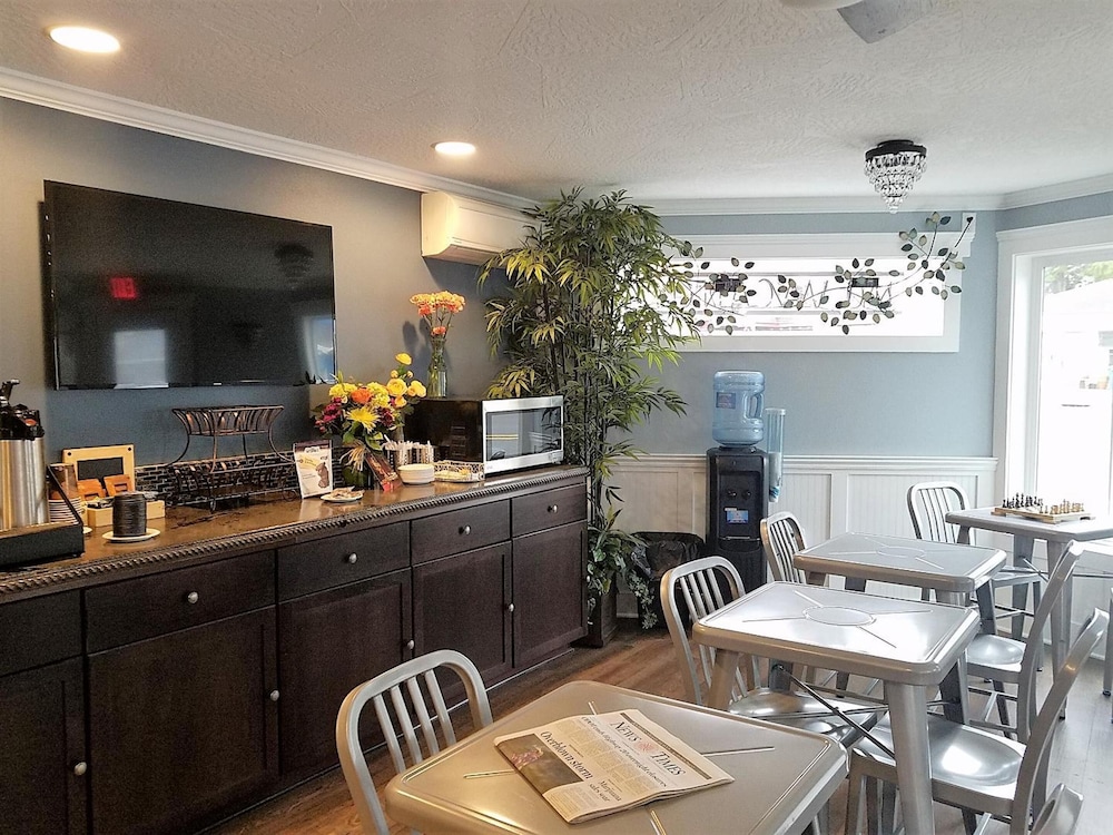 The Waldport Inn - photo 28