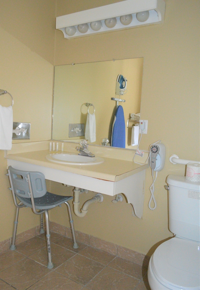 Travelodge by Wyndham Fort Bragg - photo 58