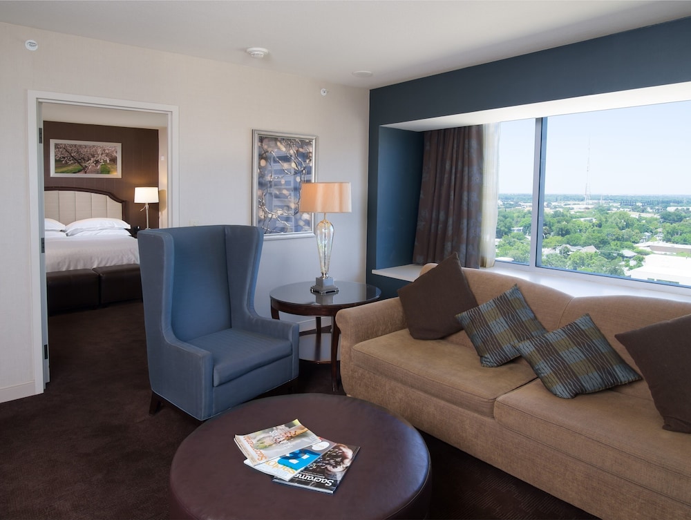 Sheraton Grand Sacramento Hotel - photo 30