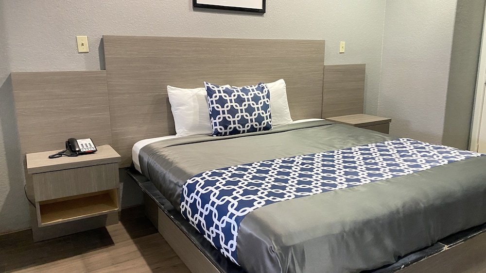 Island Suites - photo 25