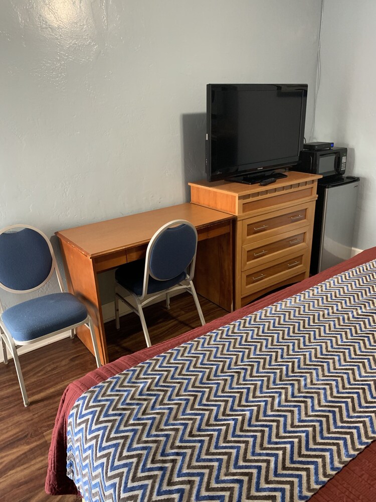 Deluxe Inn - photo 6