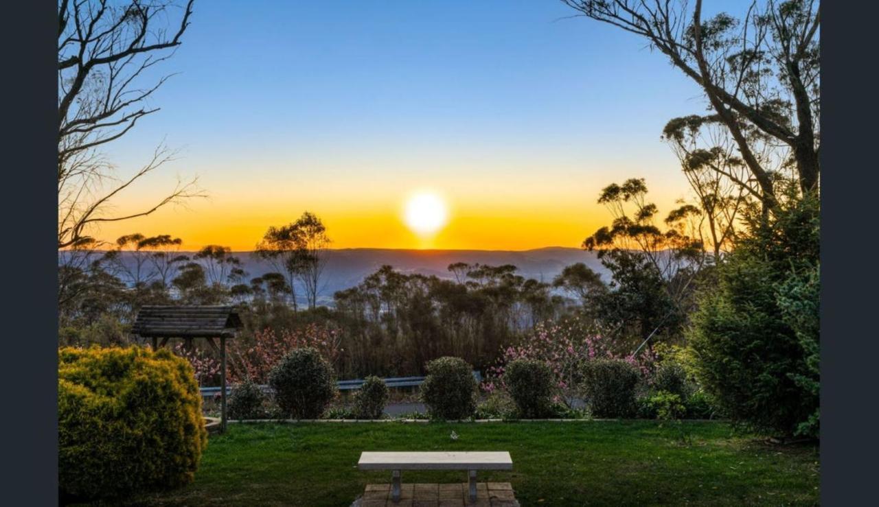 Megalong Views in Katoomba, Australia