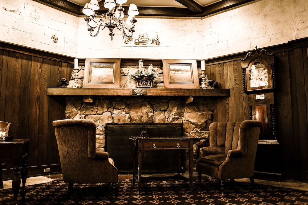 The Grand Summit Hotel - featured photo