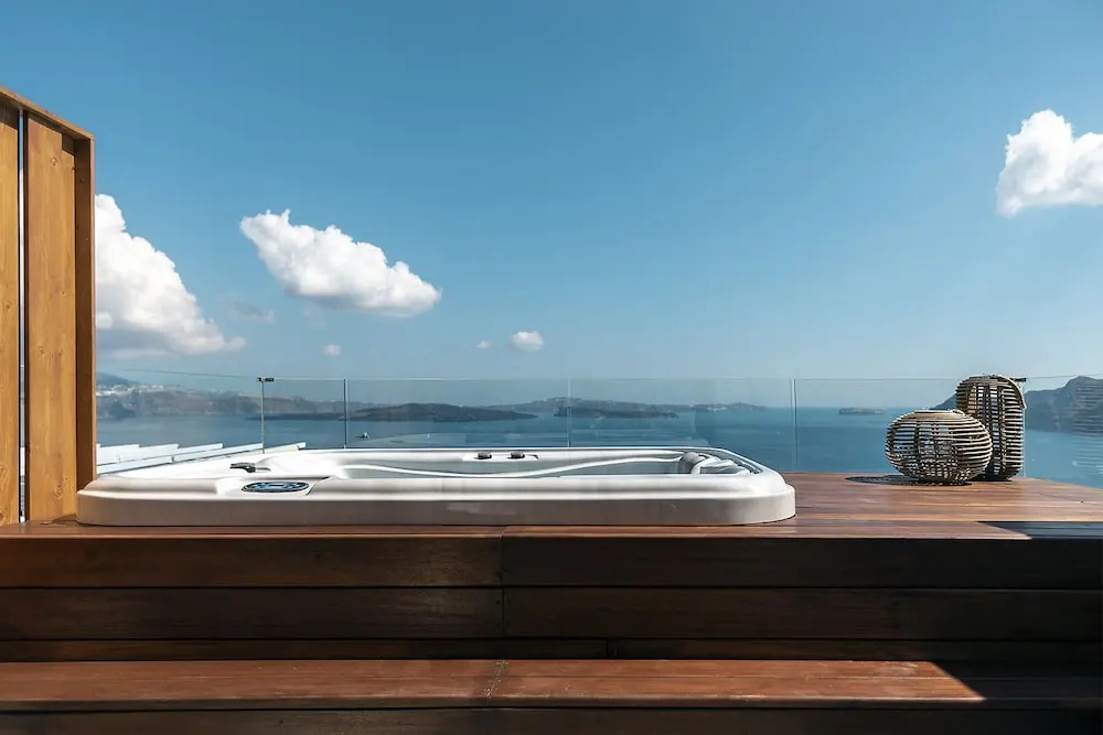3 Elements by Stylish Stays — 4-Star Luxury Hotel in Oia, Greece