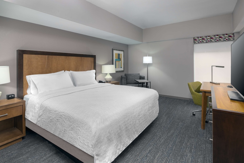 Hampton Inn & Suites Clayton St. Louis Galleria Area - photo 13