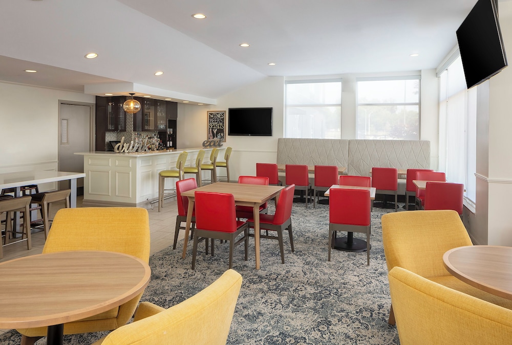 Hilton Garden Inn Queens JFK Airport - photo 26