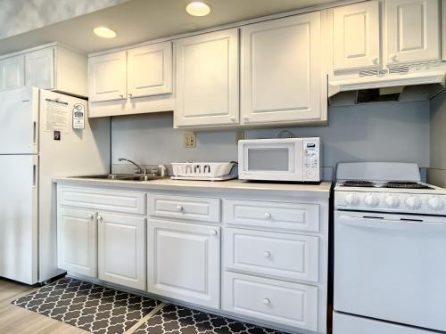 MC315 Mariner's Cove by RedAwning - photo 26