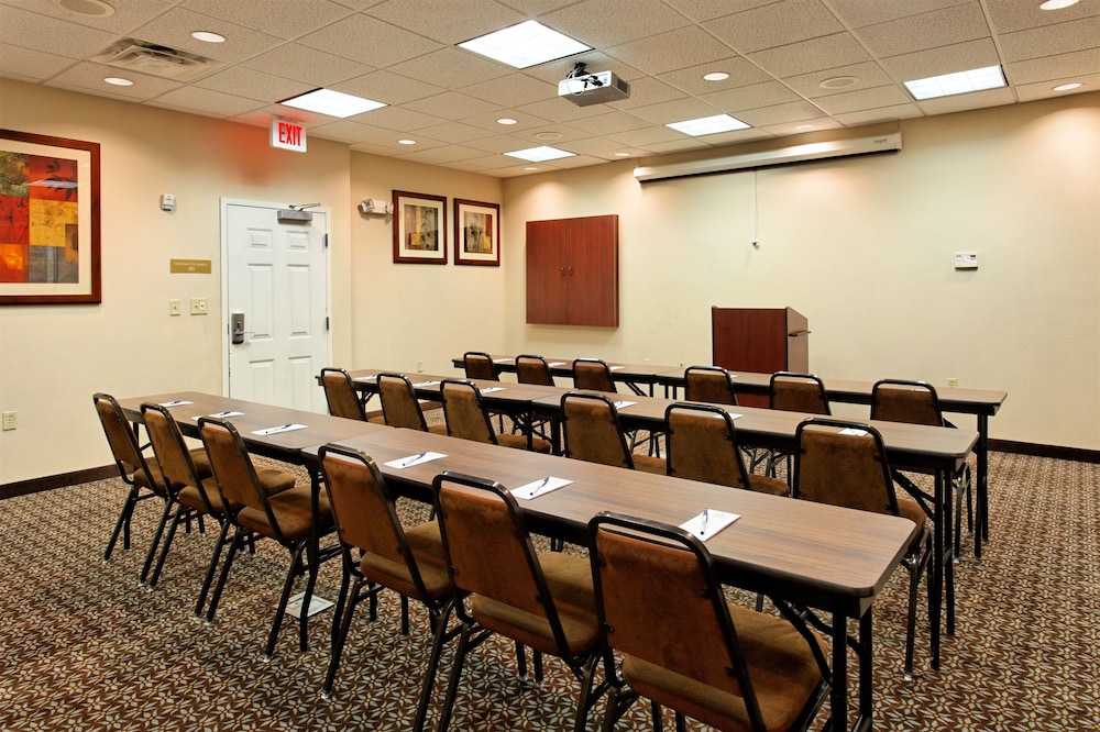 Candlewood Suites Tuscaloosa by IHG - photo 74