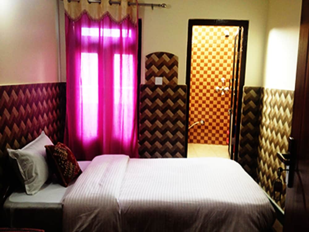 Hotel Crown — Tansen — photo 2